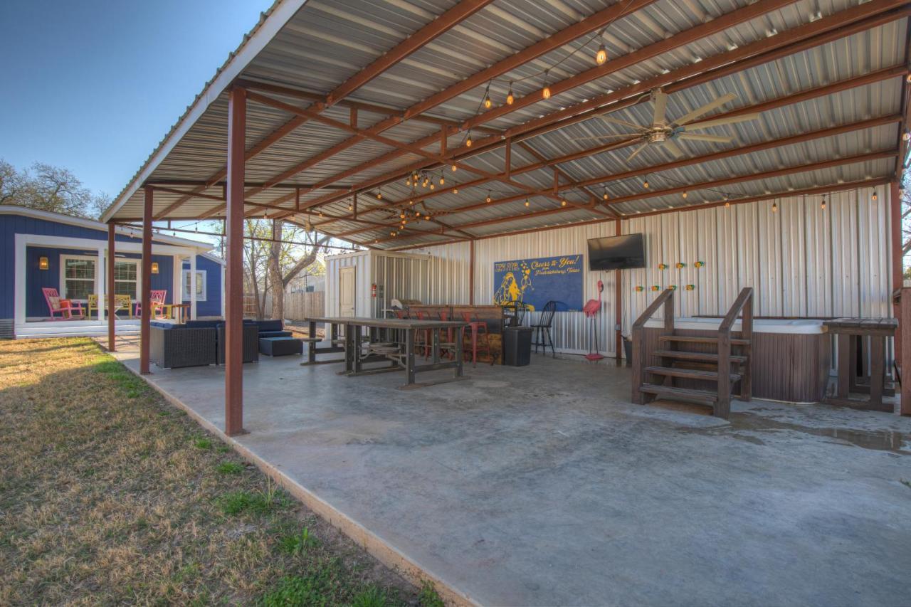 Hackberry Retreat - Hot Tub - Near Main Villa Fredericksburg Exterior photo